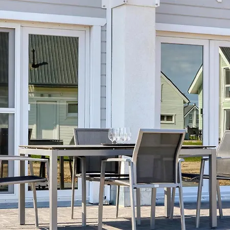 2 Bedroom Beautiful In Ostseeresort *