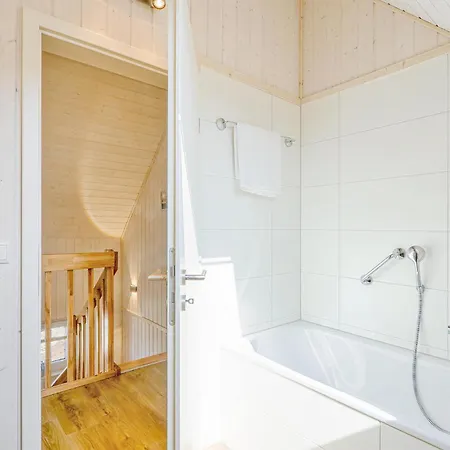 2 Bedroom Beautiful In Ostseeresort *